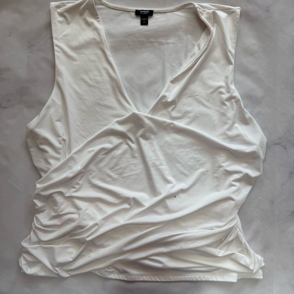 Express Body Contour White Ruched V-Neck Top-XL